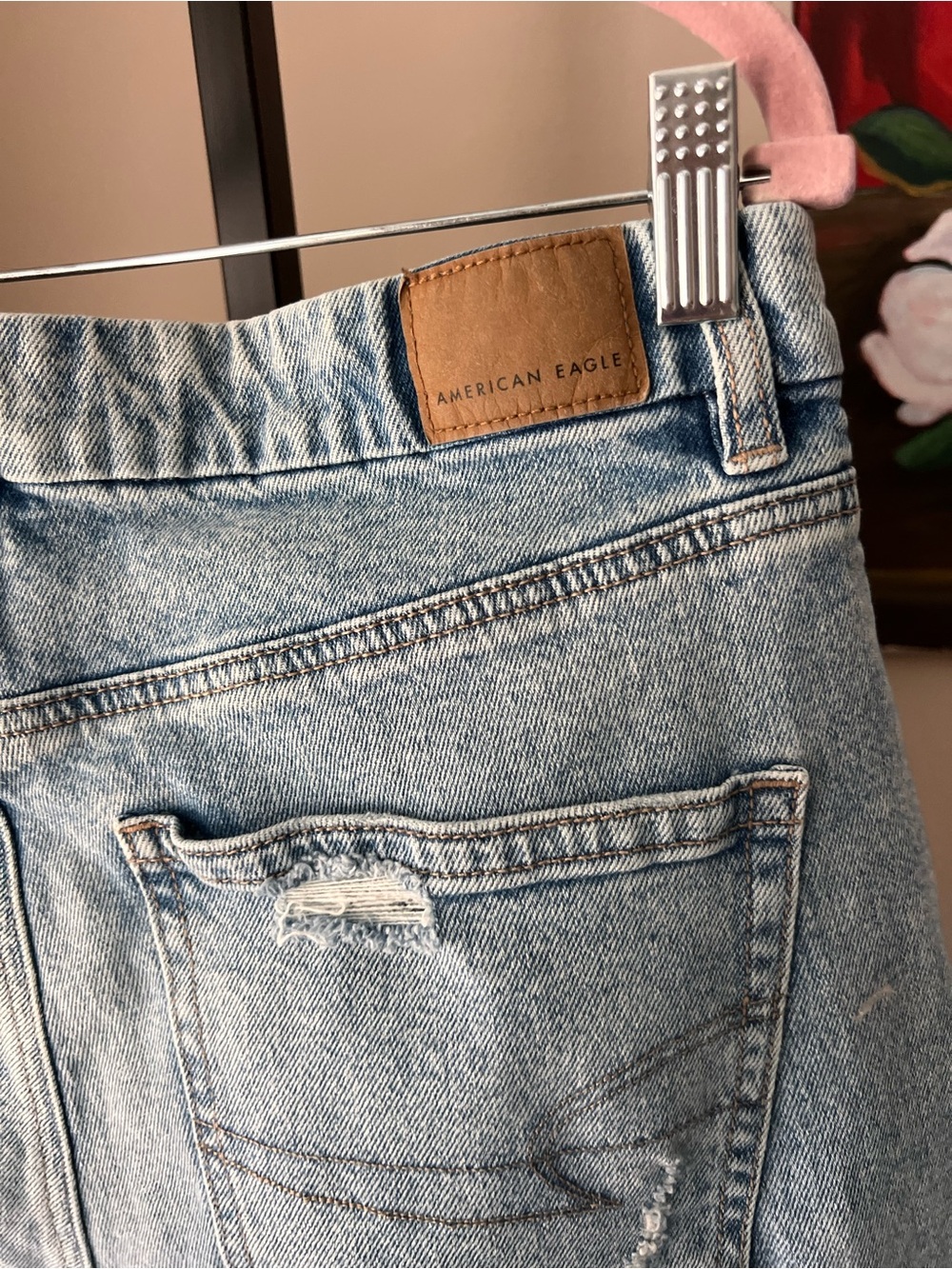 American Eagle Outfitters Light Blue wash ripped  Jeans - Picture 9 of 10